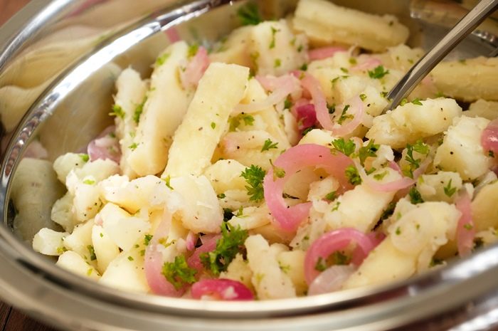 Yuca al mojo de ajo receta