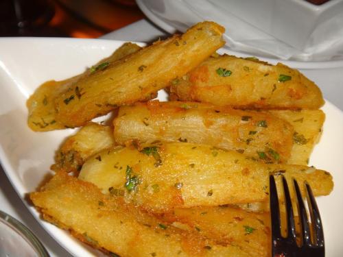 Que significa yuca en costa rica