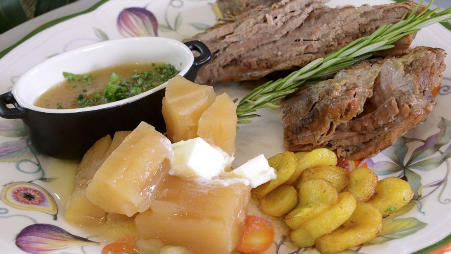 Cocinar yuca cocida
