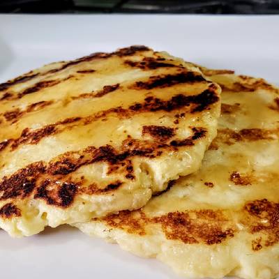Como hacer arepas de yuca con queso
