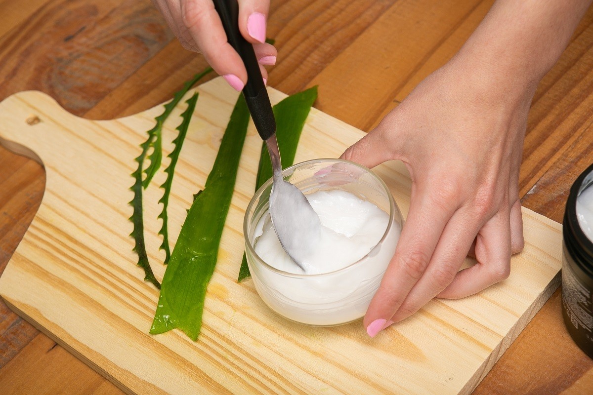 Como hacer aceite de aloe vera para el pelo