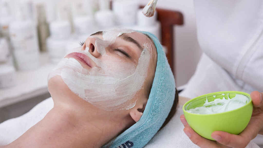 Aloe vera directo de la planta para la cara