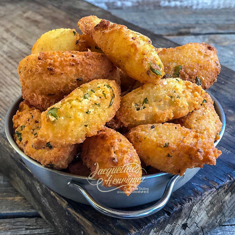Ingredientes para hacer arepitas de yuca dominicana