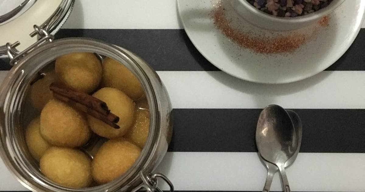 Buñuelos de yuca en almibar